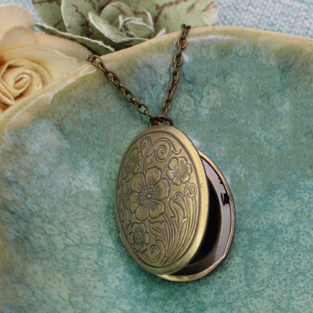Vintage Memories Gold Floral Locket Necklace