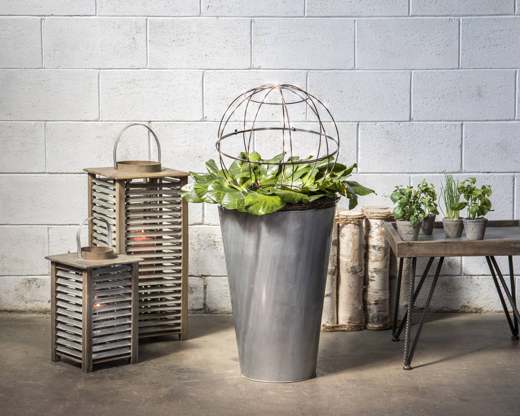 SQ WOOD LANTERN